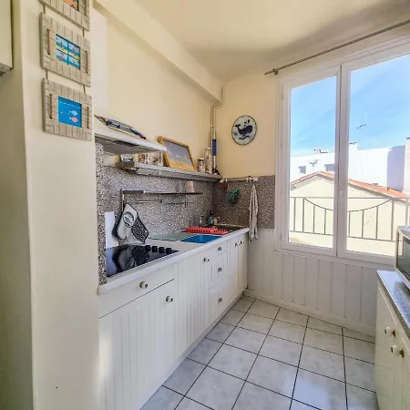 Brice Marine - T4 Climatise En Centre-Ville Le Lavandou Exterior photo