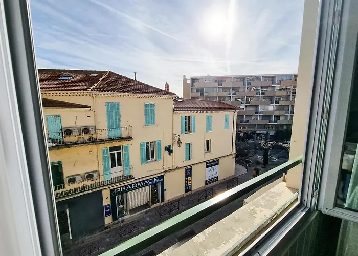 Brice Marine - T4 Climatise En Centre-Ville