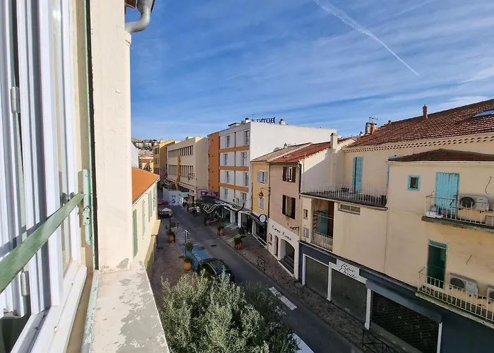 Brice Marine - T4 Climatise En Centre-Ville